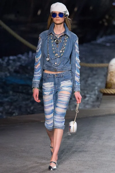 Look 55